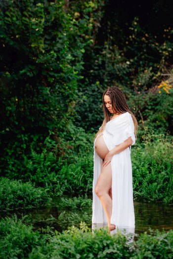 Photos grossesse naturelle simple exterieur studio jura lons le saunier mathilde millet