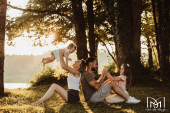 photo de famille studio et exterieur, naturelle, simple, mathilde millet, lons le saunier