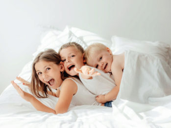 photo de famille studio et exterieur, naturelle, simple, mathilde millet, lons le saunier
