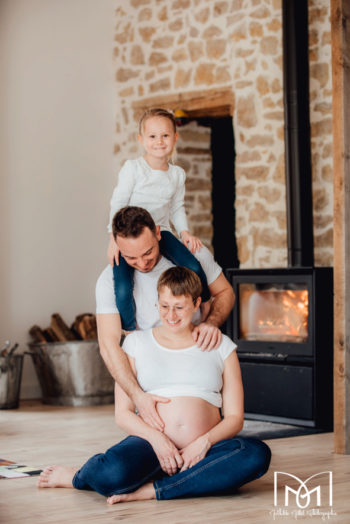 Photos grossesse naturelle simple exterieur studio jura lons le saunier mathilde milletgrossesse exterieur jura lons le saunier mathilde millet
